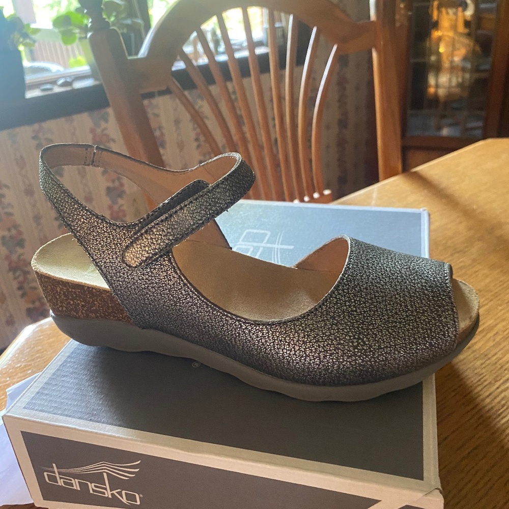 Dansko ladies shoes